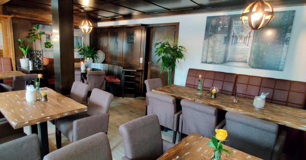 Hotel Restaurant Tomahawk Baiersbronn Exteriör bild